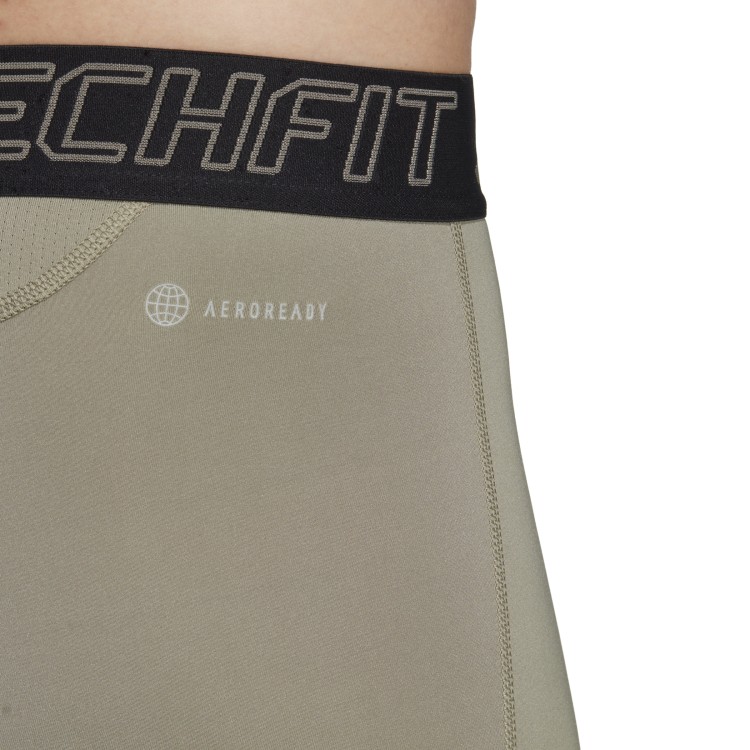 spodenki adidas Techfit Training IC2159