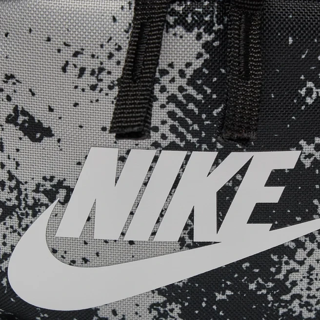  Nerka Nike Heritage FN0890 100