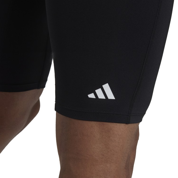 spodenki adidas Techfit Training HJ9921