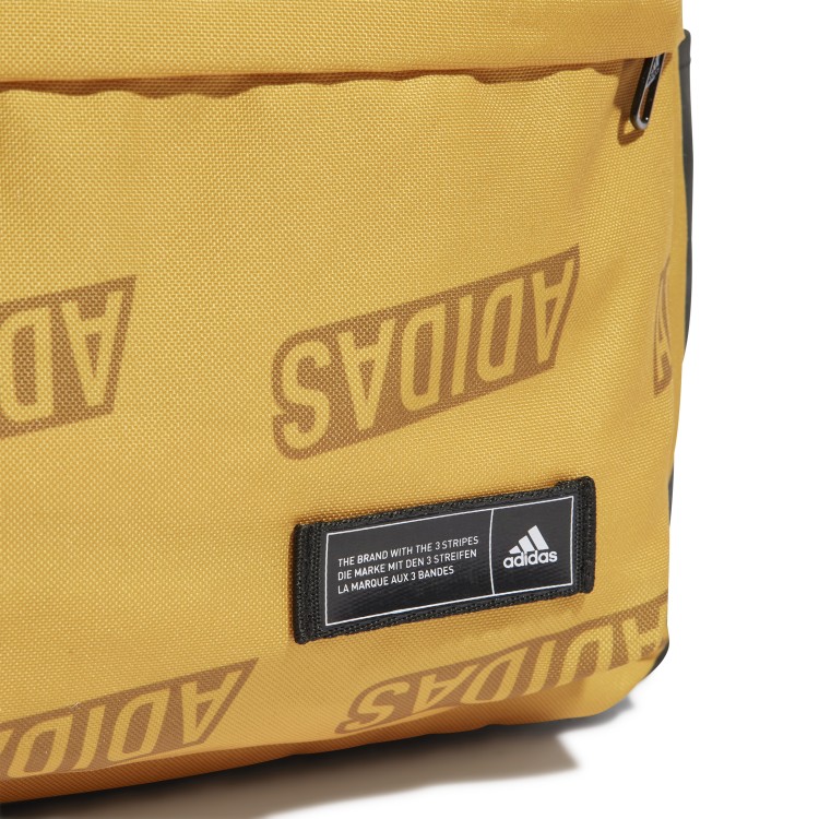 plecak adidas Classic Brand Love Graphic Print IJ5640  (4).jpg