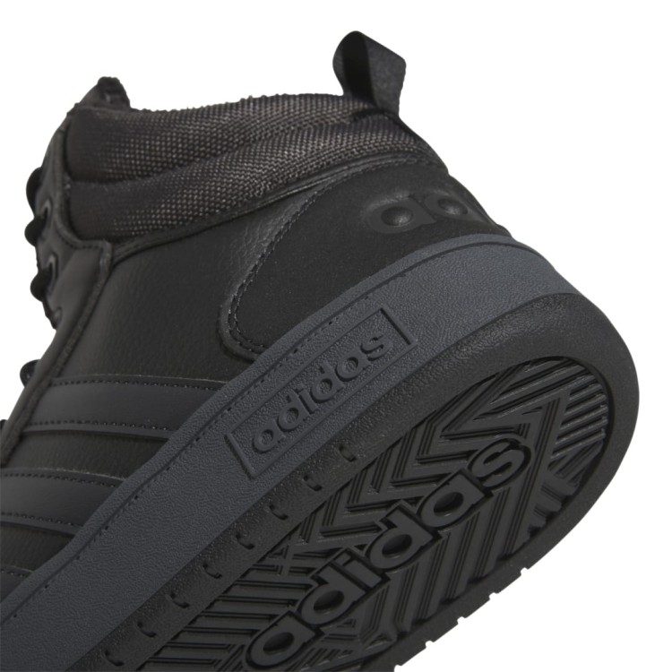 GW6421_9_FOOTWEAR_Photography_Detail View 2_white.jpg