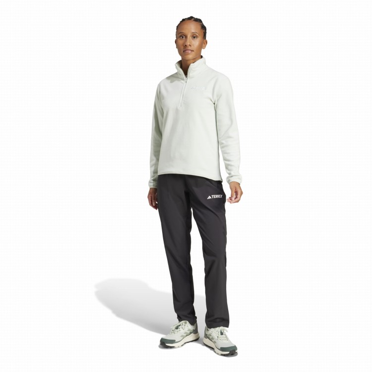 JP0789_6_APPAREL_On Modelbluza adidas Multi Essentials 1/2 Zip JP0789_Standard Outfit View_white.jpg
