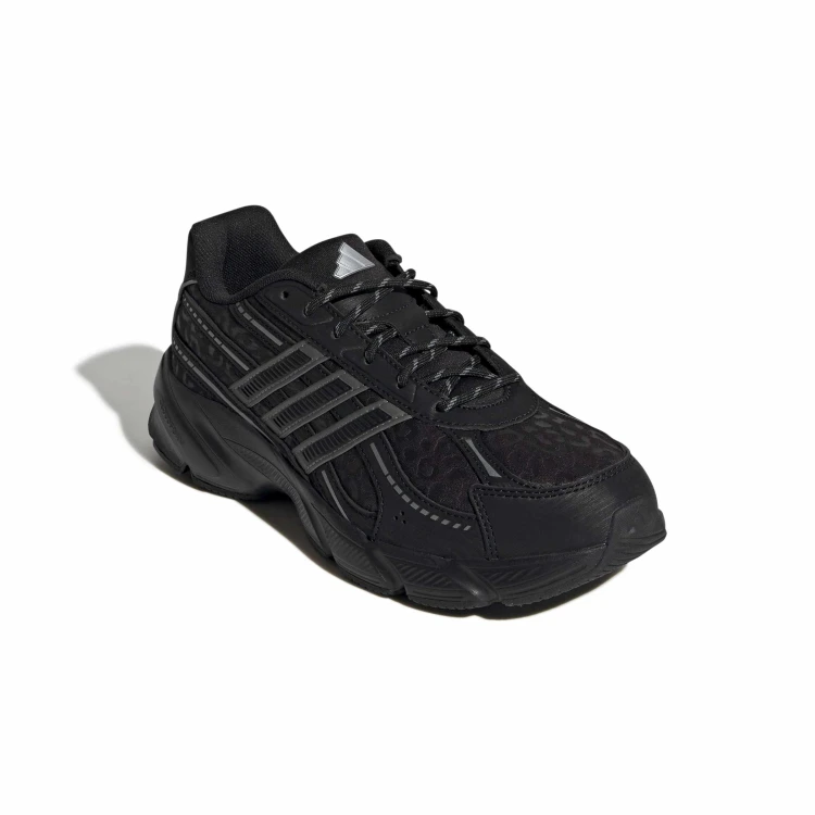 KK3533_6_FOOTWEAR_Photography_Front Lateral Top View_white.jpg