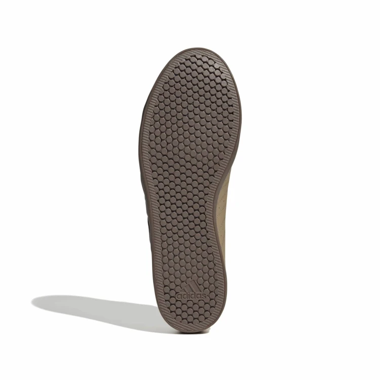 LA3993_4_FOOTWEAR_Photography_Bottom View_white.jpg