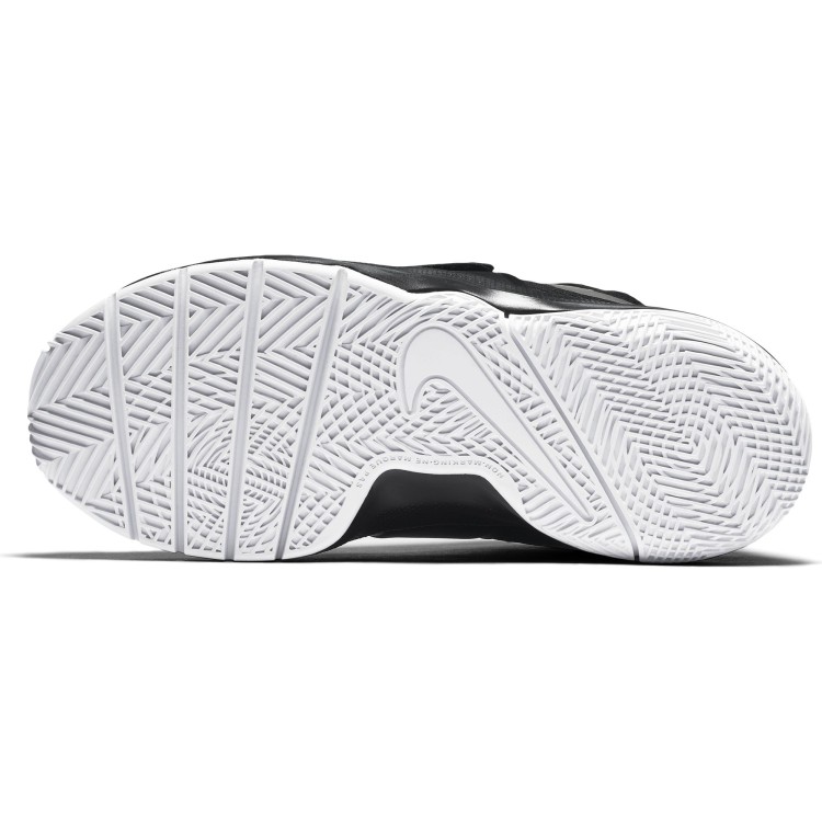 buty Nike Team Hustle D 8 (GS) Basketball 881941 001