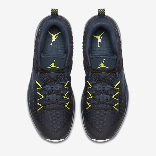 jordan-extra.fly-854551-014-3.jpg