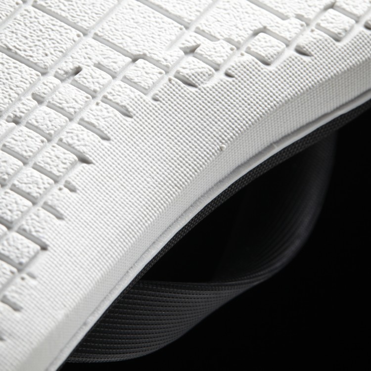 japonki adidas Eezay Comfort M AQ6117