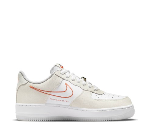 Nike Air Force 1 '07 SE WMNS DA8302 101
