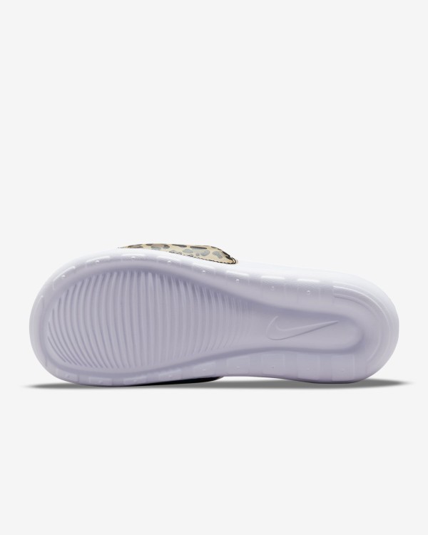 Nike W Victori One Slide CN9676 104